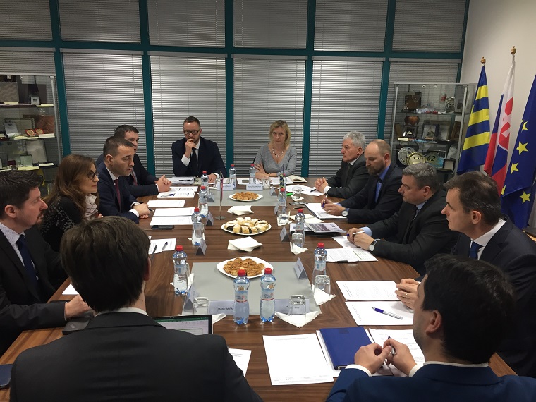 Minister zdravotníctva Tomáš Drucker so svojim tímom sa dnes stretol s predsedom trnavského VÚC Jozefom Viskupičom
