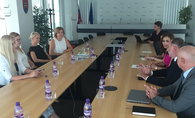 Ministerka zdravotníctva Andrea Kalavská sa stretla so zástupcami občianskeho združenia Liga proti rakovine