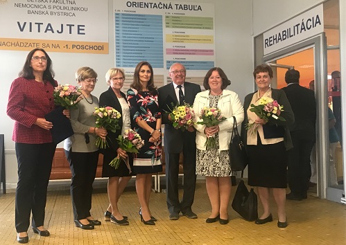Ministerka zdravotníctva Andrea Kalavská s ocenenými lekármi v Banskej Bystrici 