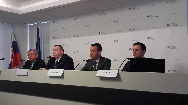 Minister zdravotníctva Tomáš Drucker a hlavný hygienik Ján Mikas informovali o imunologickej situácii