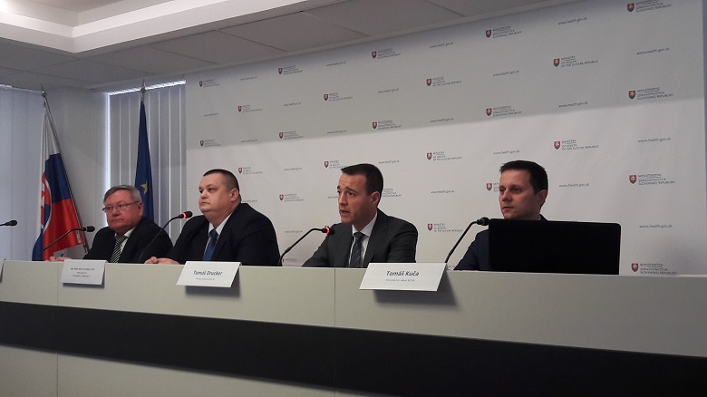 Minister zdravotníctva Tomáš Drucker a hlavný hygienik Ján Mikas informovali o imunologickej situácii Minister zdravotníctva Tomáš Drucker a hlavný hygienik Ján Mikas informovali o imunologickej situácii