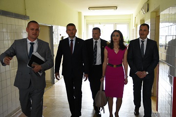 Ministerka zdravotníctva Andrea Kalavská s premiérom Petrom Pellegrinim na návšteve Univerzitnej nemocnice Bratislava.