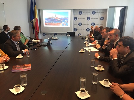 Slovenská delegácia rokovala aj s rumunskými partnetmi na čele s ministrom  zdravotníctva Florianom Dorel Bodogom