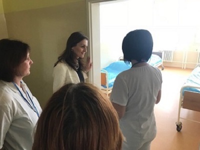 Ministerka zdravotníctva SR Andrea Kalavská pri prehliadke nových priestorov pedopsychiatrie vo FNsP J.A. Reimana v Prešove