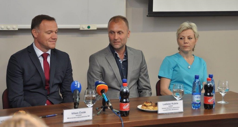 Minister zdravotníctva Viliam Čislák a riaditeľ DFNsP Ladislav Kužela.