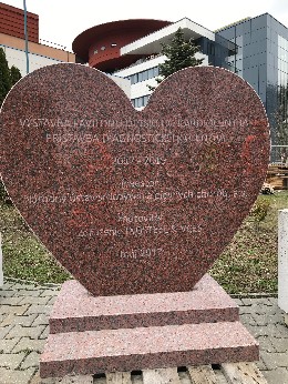Základný kameň, ktorý  symbolizuje výstavbu Detského kardiocentra v Bratislave