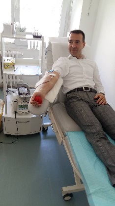 Minister zdravotníctva daroval krv