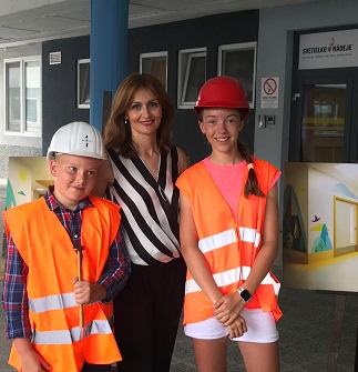 Ministerka zdravotníctva SR Andrea Kalavská na poklepaní základného kameňa rekonštrukcie DFNsP Banská Bystrica Ministerka zdravotníctva SR Andrea Kalavská na poklepaní základného kameňa rekonštrukcie DFNsP Banská Bystrica