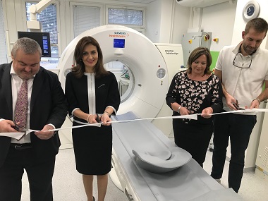 Ministerka zdravotníctva Andrea Kalavská na uvedení nového CT-prístroja vo Fakultnej nemocnici Trnava Ministerka zdravotníctva Andrea Kalavská na uvedení nového CT-prístroja vo Fakultnej nemocnici Trnava