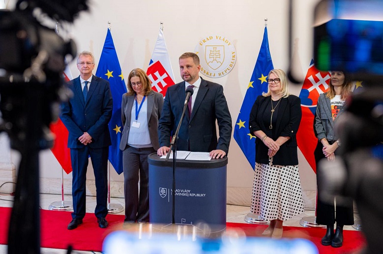 Minister zdravotníctva Kamil Šaško spolu s odborníkmi oznámil rozšírenie prístupu k modernej liečbe cystickej fibrózy