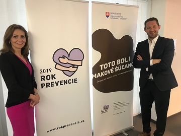 Ministerka zdravotníctva Andrea Kalavská a hokejový reprezentant Ján Lašák k Roku prevencie