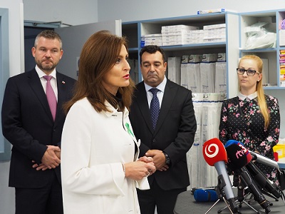 Ministerka zdravotníctva Andrea Kalavská a premiér Peter Pellegrini na otvorení nových priestorov v NÚSCH
