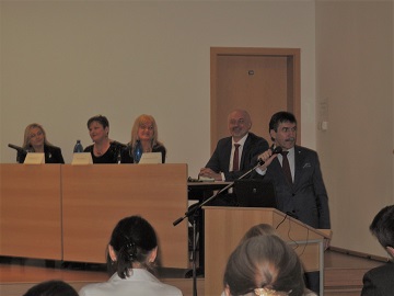 Štátny tajomník MZ SR Jaroslav Ridoško otvoril informačný deň k Rezidentskému štúdiu Štátny tajomník MZ SR Jaroslav Ridoško otvoril informačný deň k Rezidentskému štúdiu