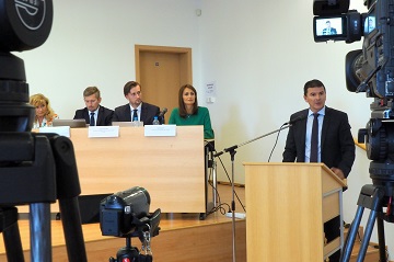Ministerka zdravotníctva Andrea Kalavská na tlačovej konferencii k pripravovanej stratifikácii nemocníc Ministerka zdravotníctva Andrea Kalavská na tlačovej konferencii k pripravovanej stratifikácii nemocníc