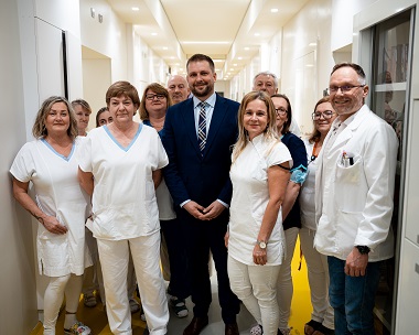 Onkologická klinika FN Trnava otvorila zrekonštruované priestory za účasti ministra zdravotníctva Kamila Šaška