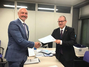 Generálny riaditeľ Sekcie zdravia MZ SR Miroslav Bdžoch v Ženeve s novým regionálnym riaditeľom WHO EURO Hansom Klugem Generálny riaditeľ Sekcie zdravia MZ SR Miroslav Bdžoch v Ženeve s novým regionálnym riaditeľom WHO EURO Hansom Klugem