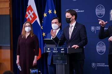 Minister zdravotníctva Eduard Heger po rokovaní vlády o predĺžení núdzového stavu