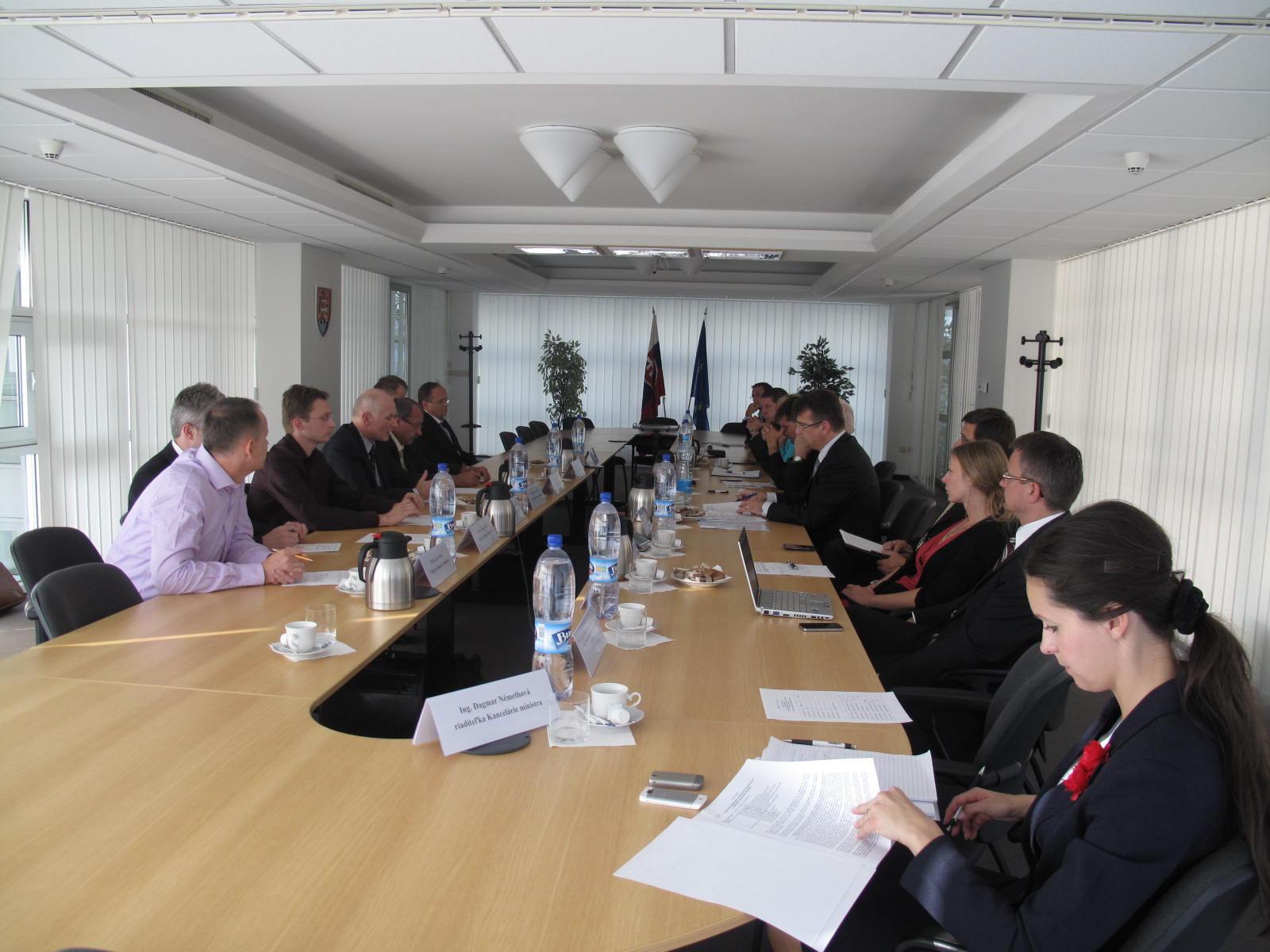 Minister zdravotníctva Ivan Uhliarik  na rokovaní s predsedom Lekárskeho odborového združenia Mariánom Kollárom.
