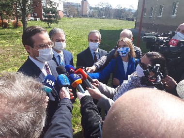 Minister zdravotníctva Marek Krajčí vo Fakultnej nemocnici v Trenčíne