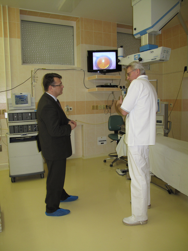 Minister  si  prezrel  operačné sály vo FNsP Žilina